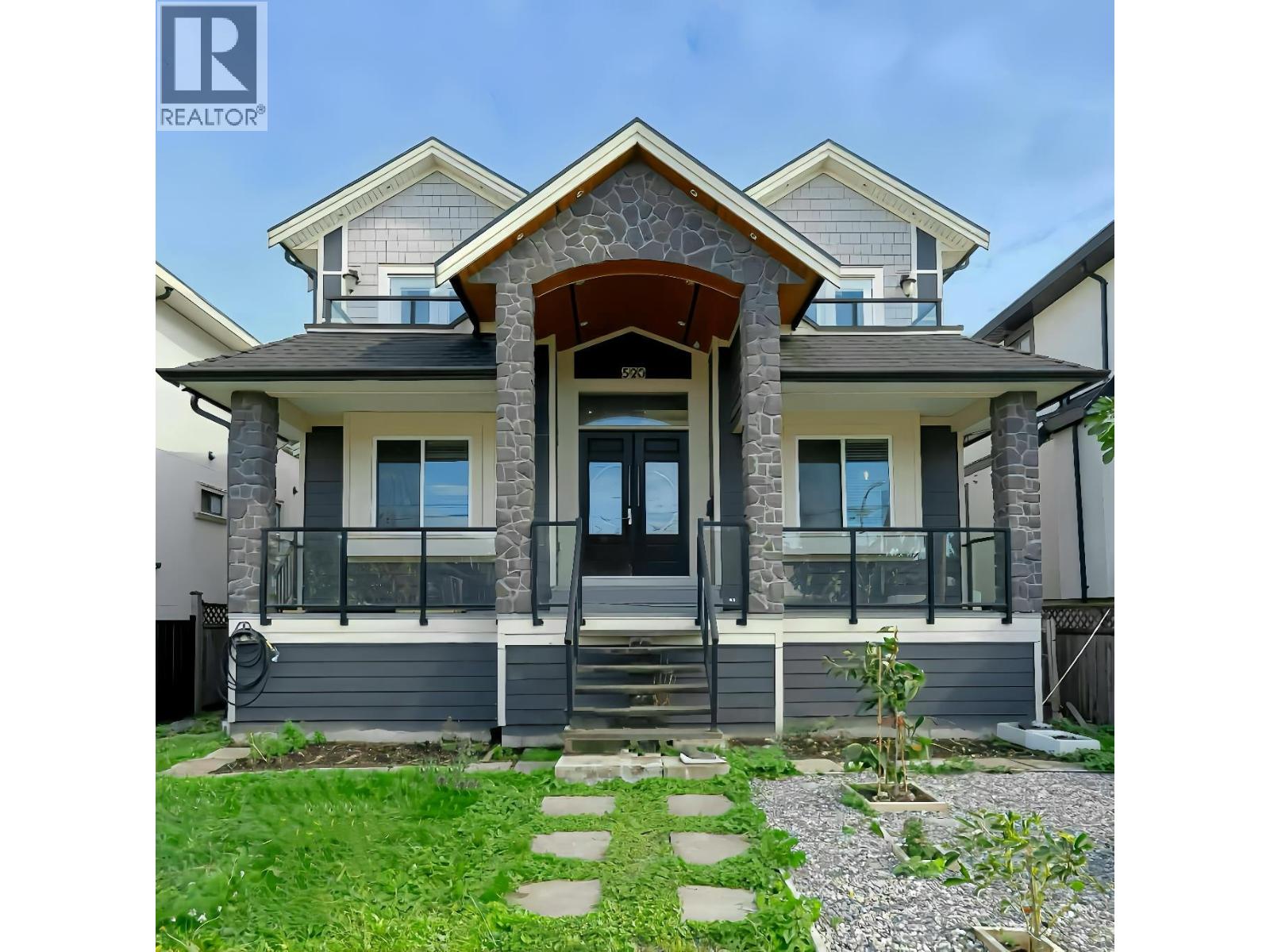 520 Ewen Ave, New Westminster, BC V3M 5B1