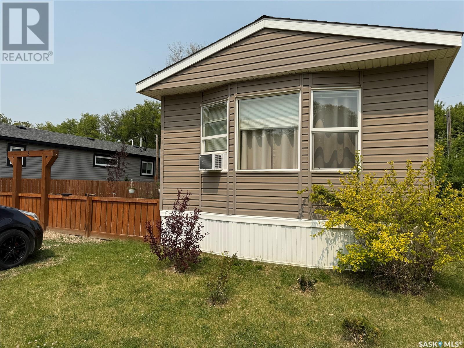 404 8th Avenue E Unit 3, Watrous, SK S0K 4T0