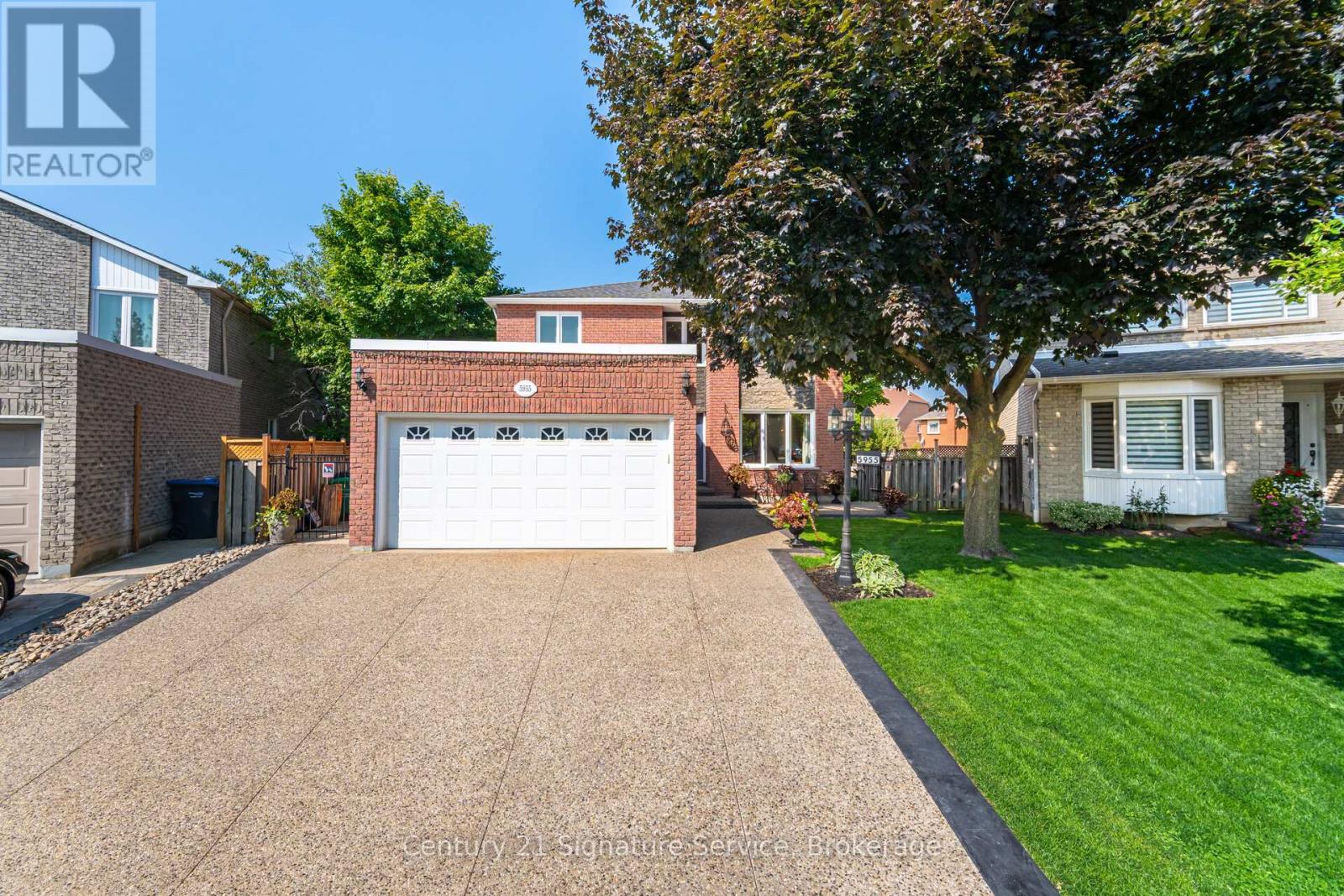 5955 Ladyburn Cres, Mississauga, ON L5M 4V7