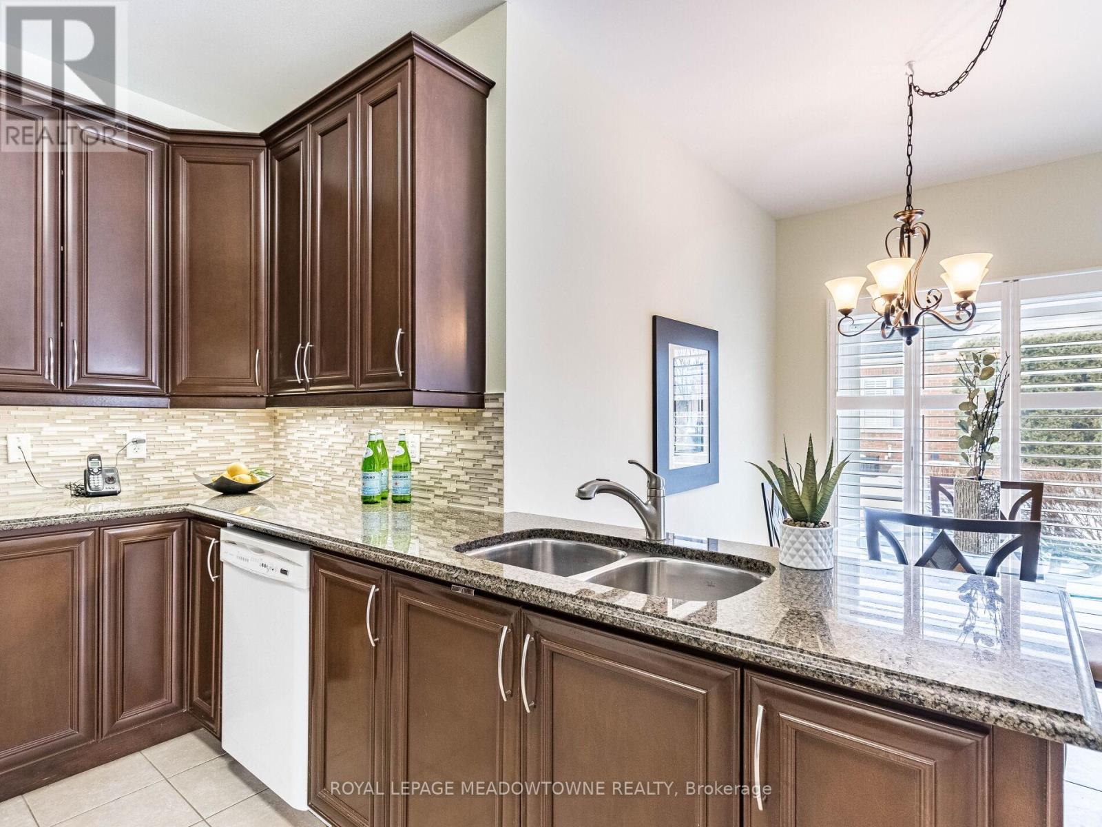 34 54 Locust Dr, Brampton, ON L6R 0W2