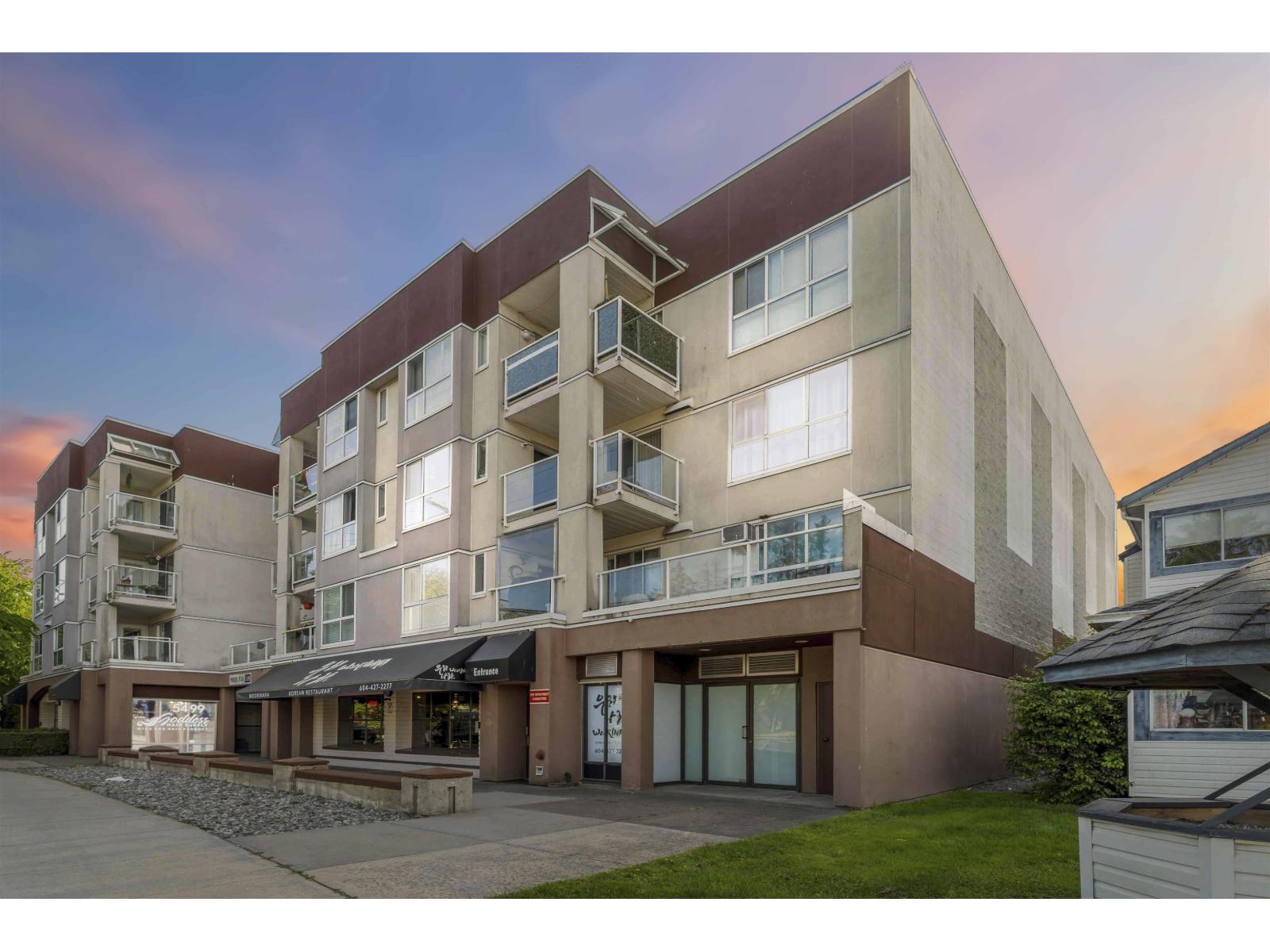 5499 203 Street Unit 303, Langley, BC V3A 1W1