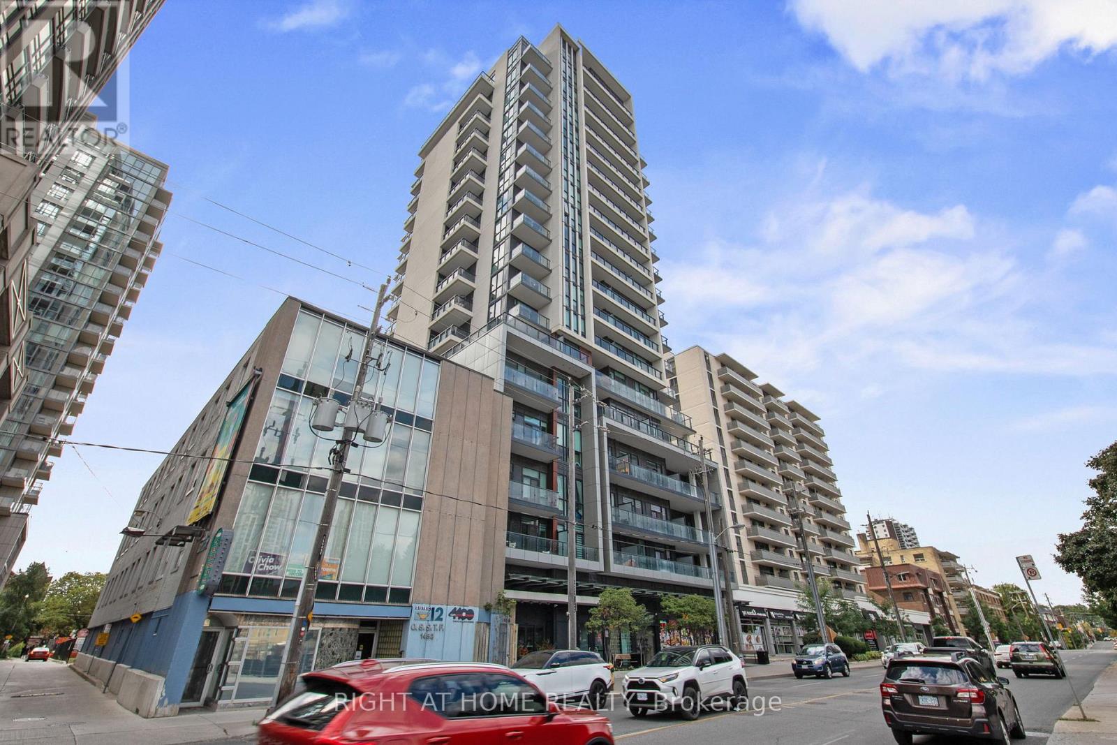 1802 1486 Bathurst St, Toronto, ON M5P 0A5