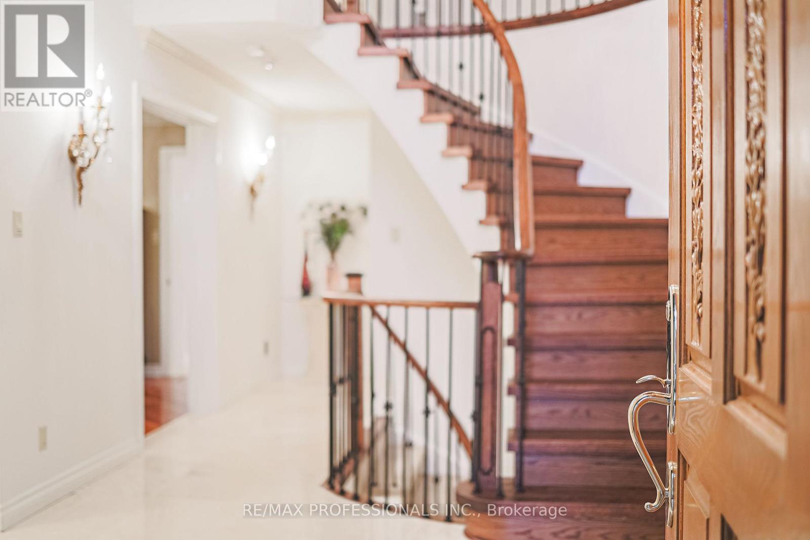 4 Neiltree Ct, Toronto Markland Wood, ON M9C 5C3