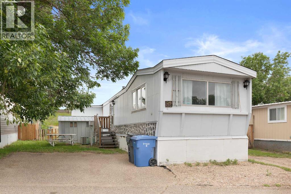 219 Fairchild St SW, Medicine Hat, AB T1A 7Z6