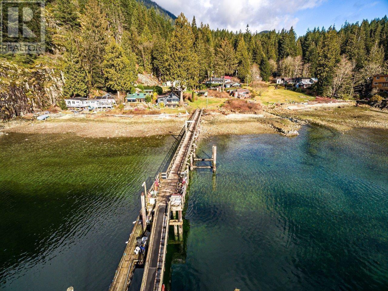 6 Brighton Bch, North Vancouver, BC V0V 0V0