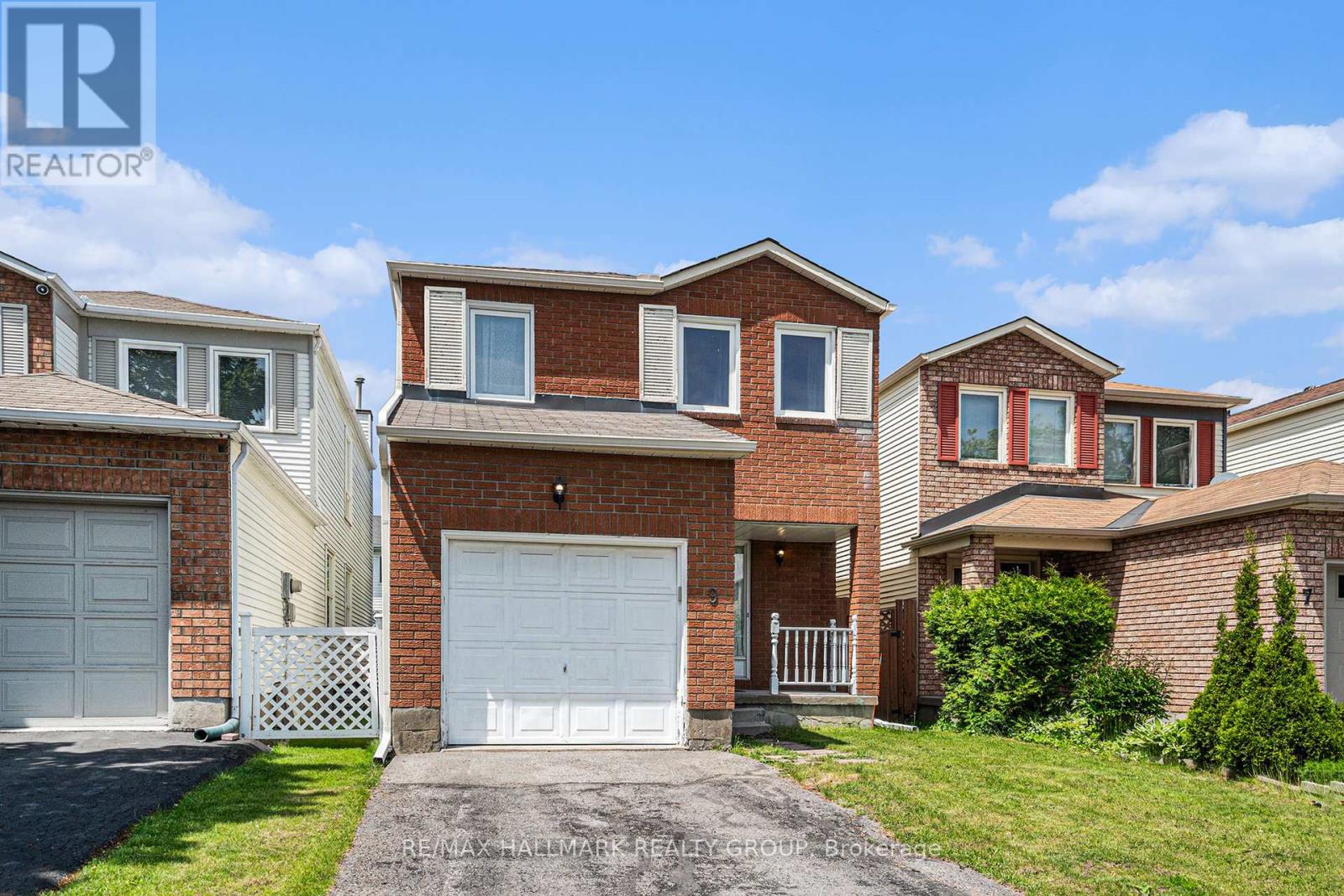 9 Raj Ter, Ottawa, ON K1G 4T4