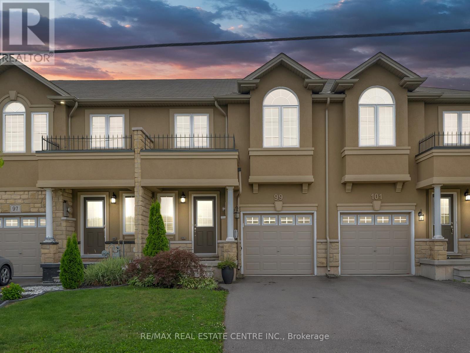 99 Penny Ln, Hamilton, ON L8J 2V7