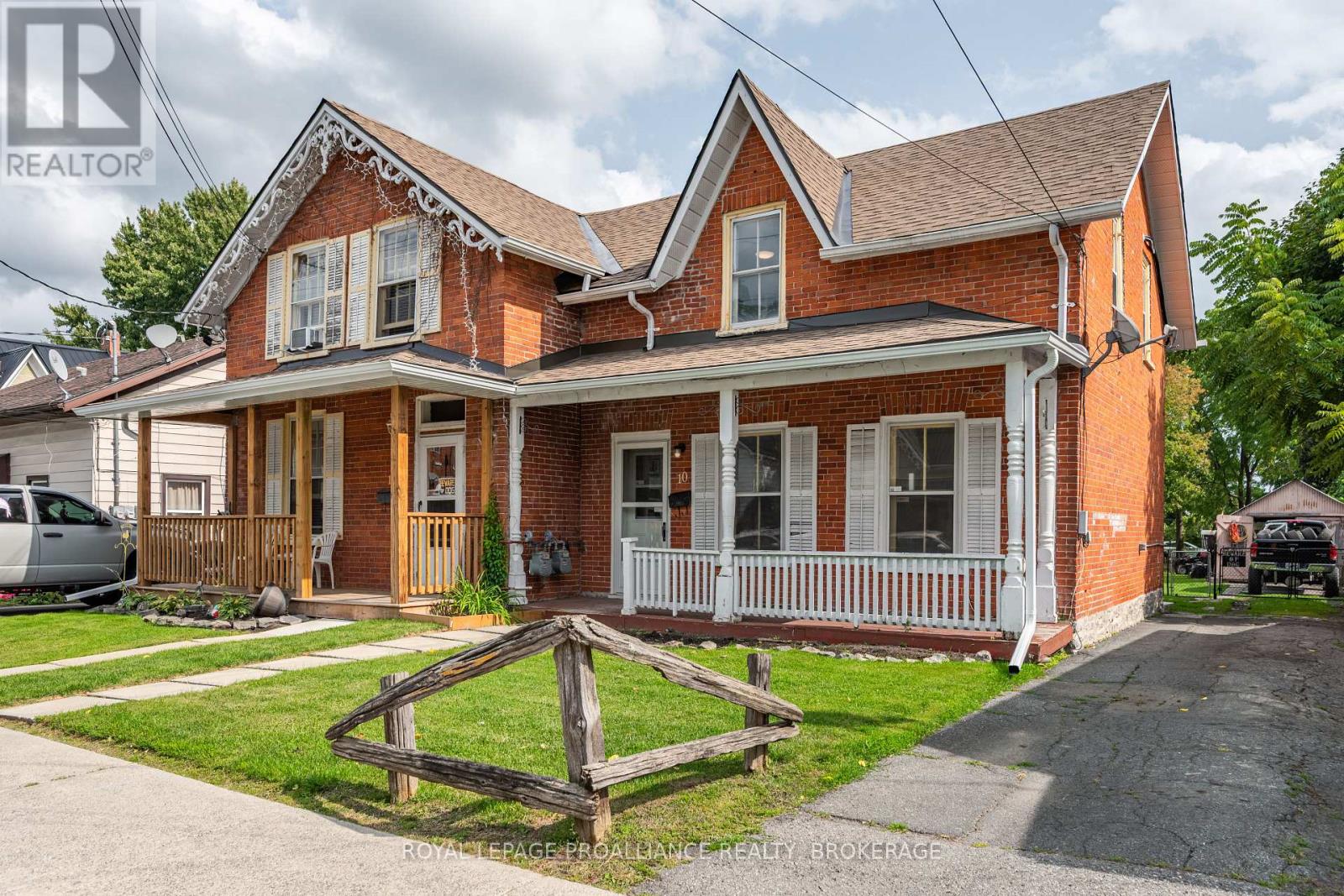 10-12 Thomas St E, Greater Napanee, ON K7R 1K6