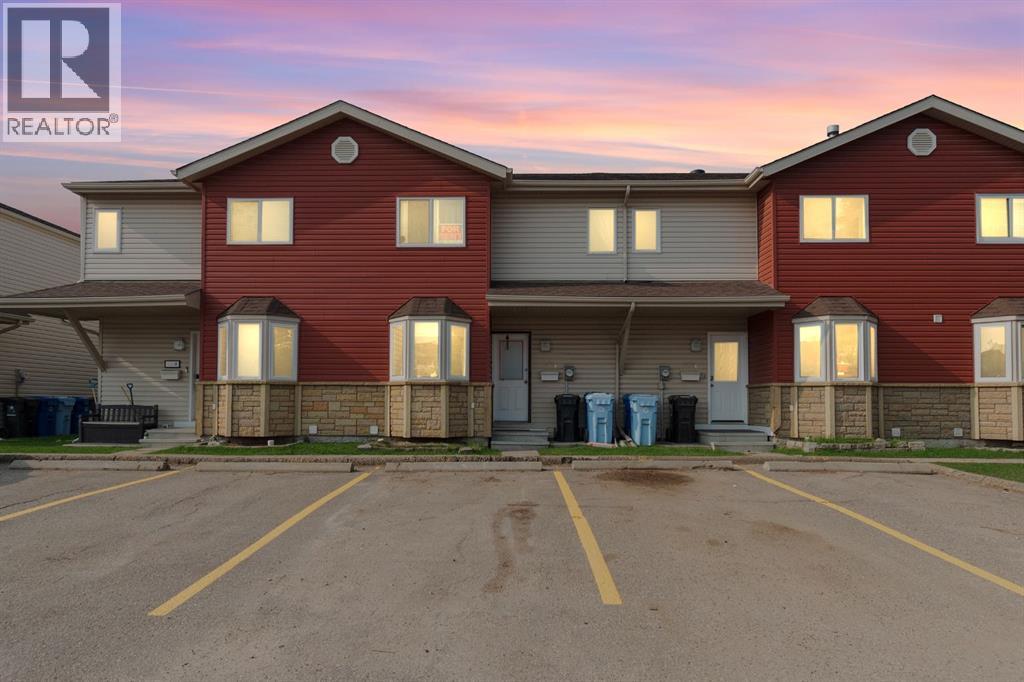 151 Dickins #b, Fort Mcmurray, AB T9K 1R8