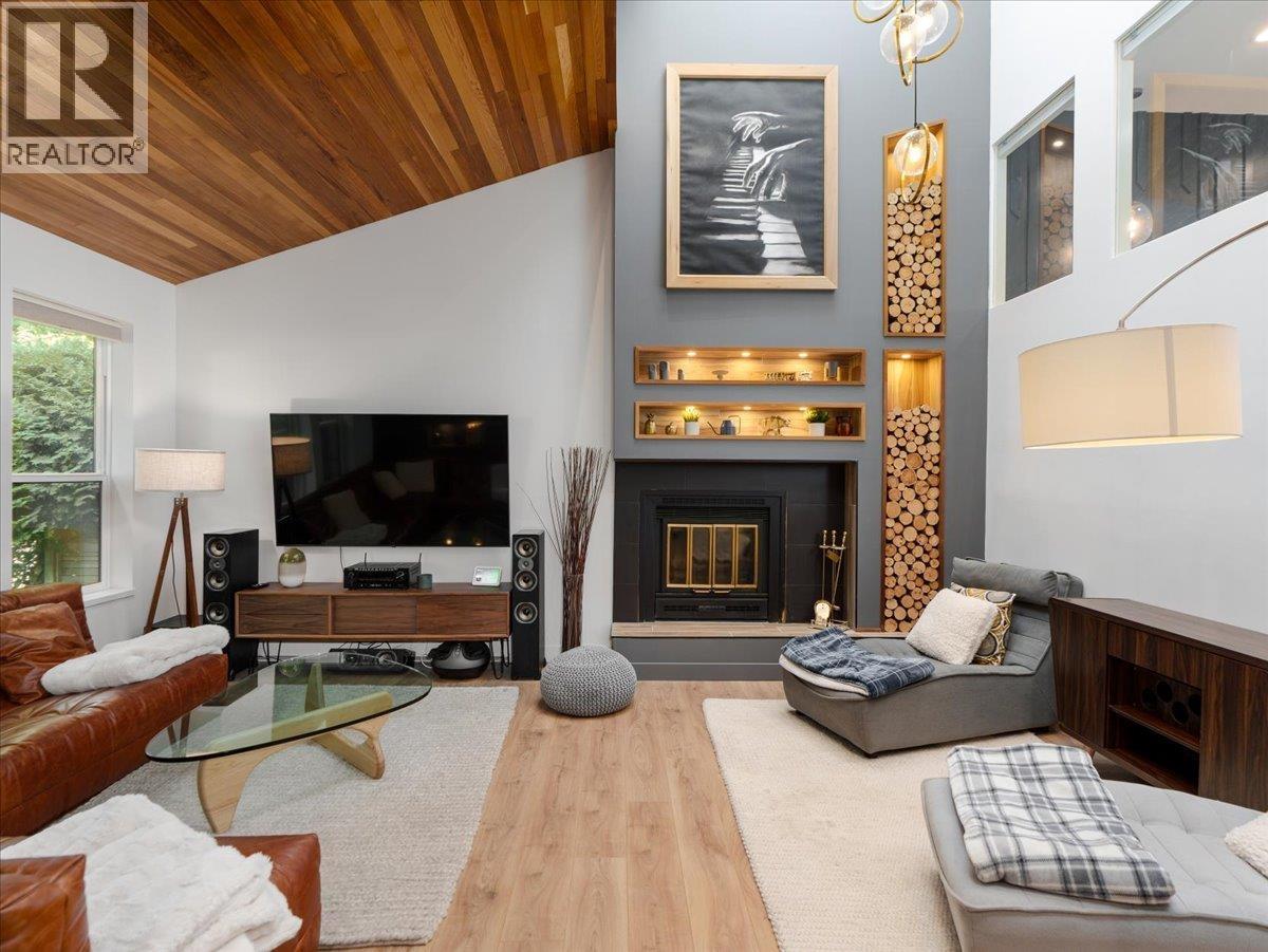 1039 W Keith Rd, North Vancouver, BC V7P 3C7