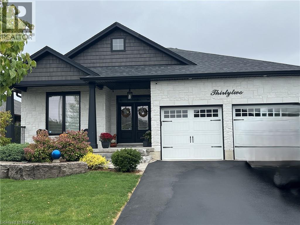 32 Patten Dr, Brant, ON N0E 1N0