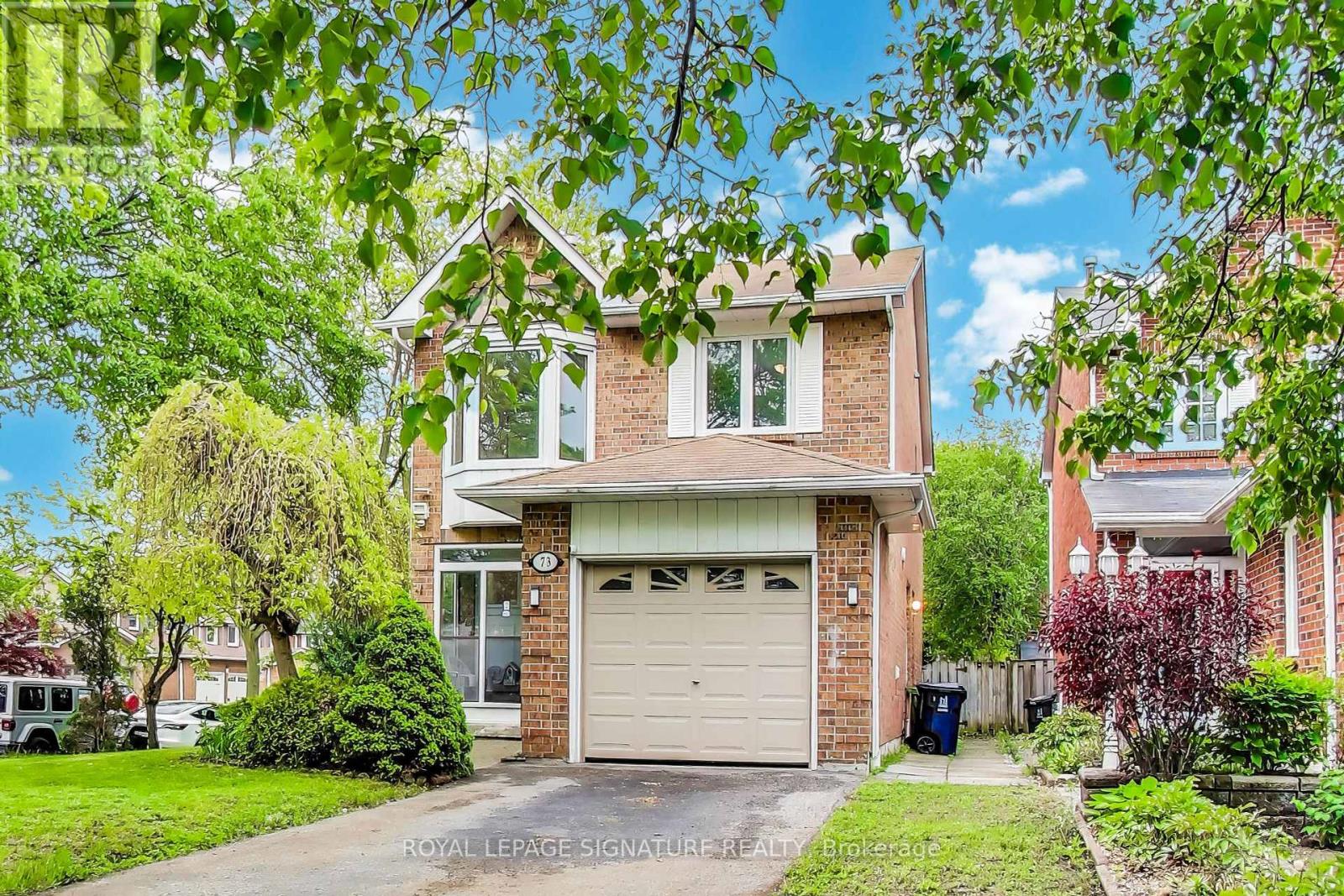 73 Parade Sq, Toronto, ON M1C 3T5