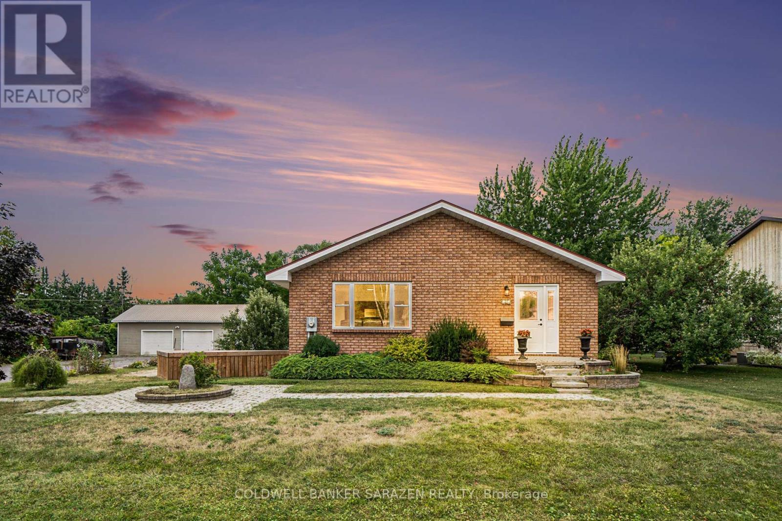20 Moore St, Mcnabbraeside, ON K7S 1G4