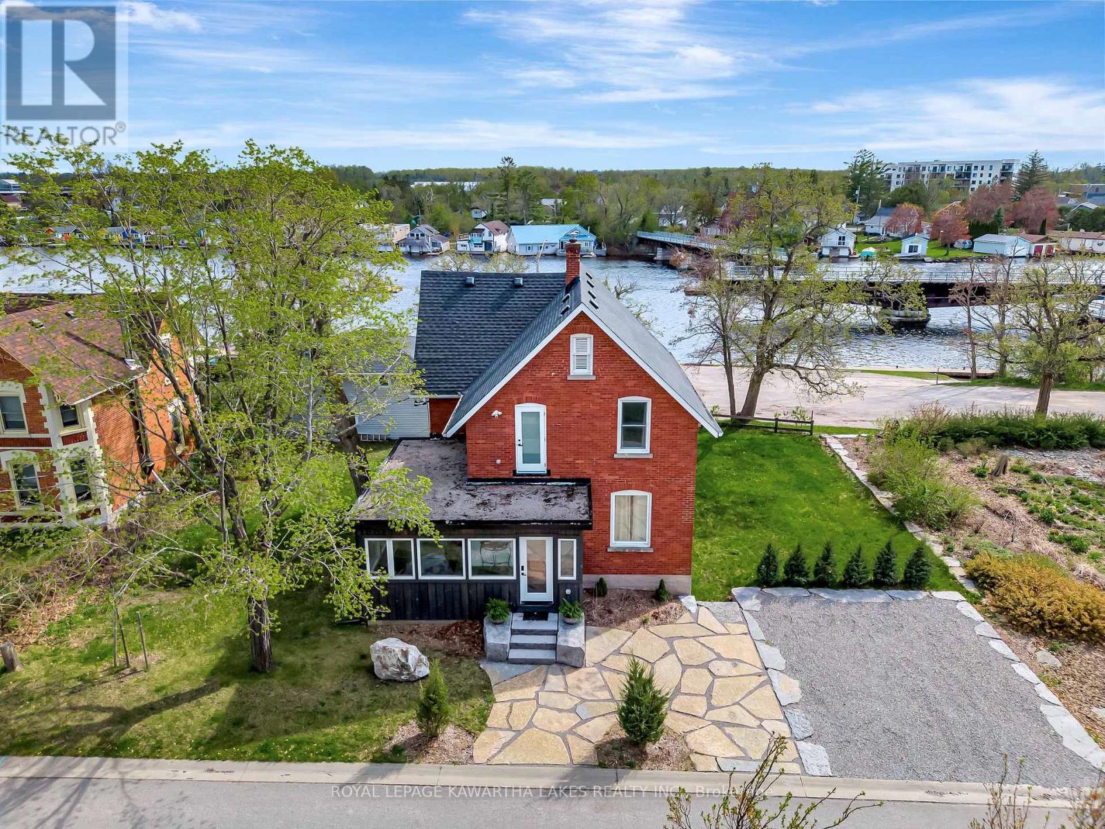 45 Oak St, Kawartha Lakes, ON K0M 1N0
