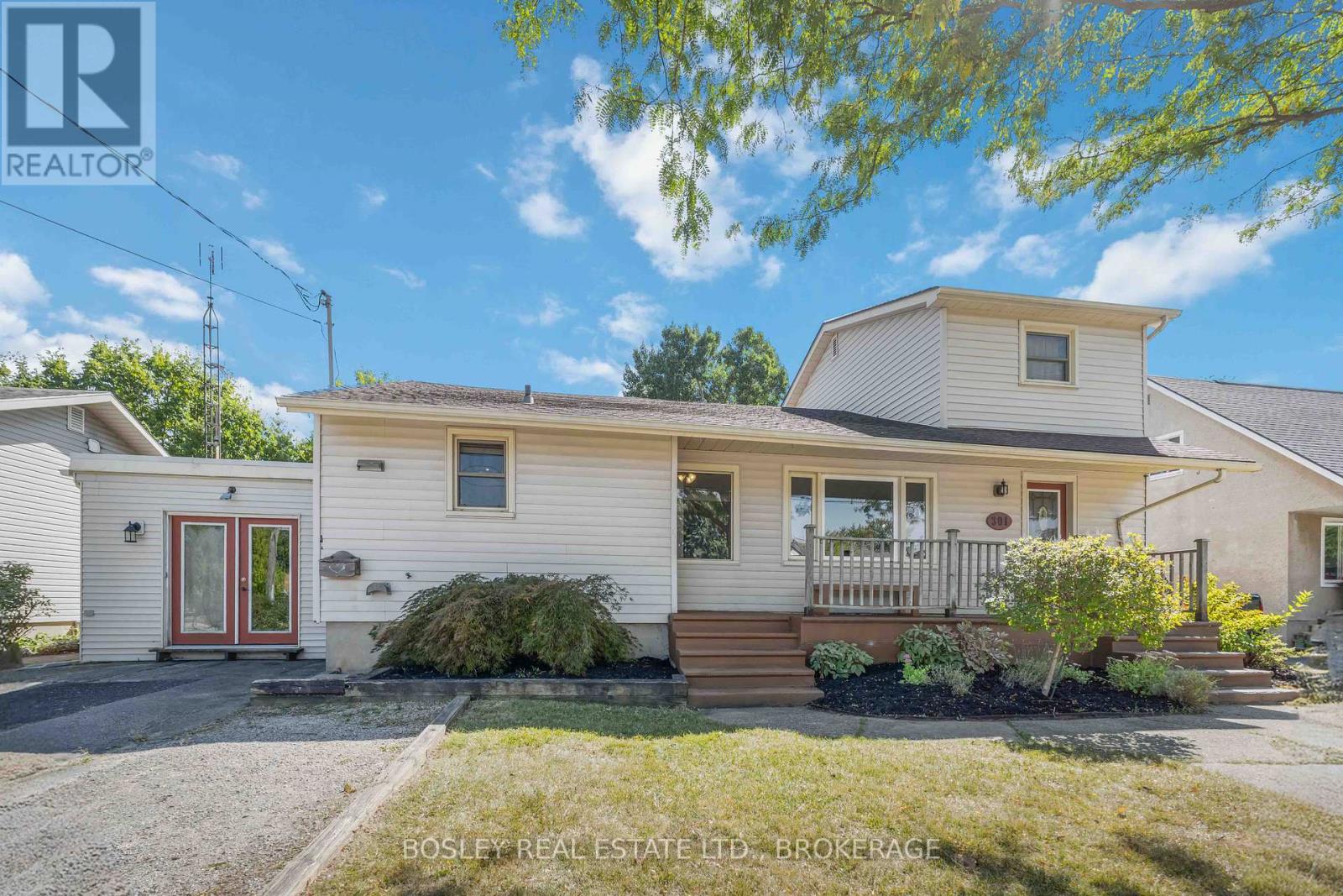 301 Pelham Rd, St. Catharines, ON L2S 1Y4
