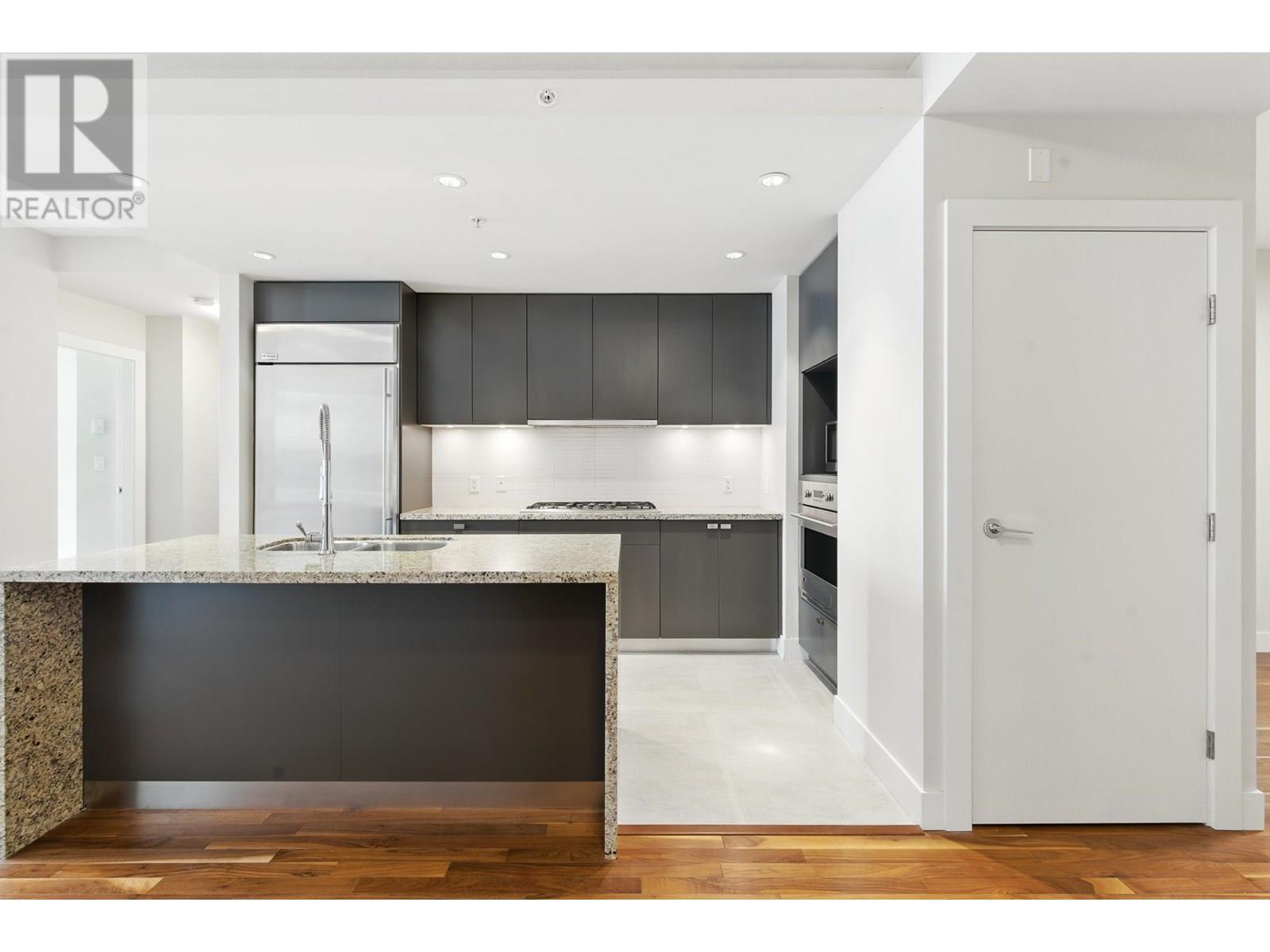6080 Iona Drive Unit 305, Vancouver, BC V6T 0A4