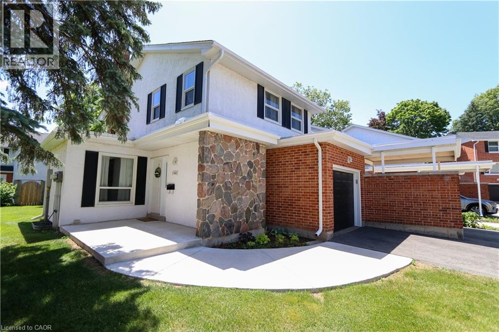 423 Keats Way Unit 1, Waterloo, ON N2L 5S7