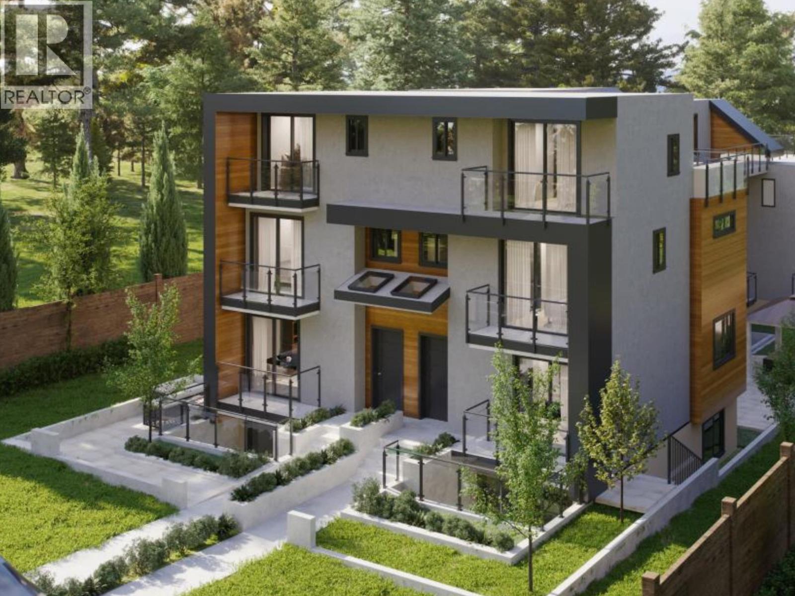 229-231 W 15th St, North Vancouver, BC V7M 1S3
