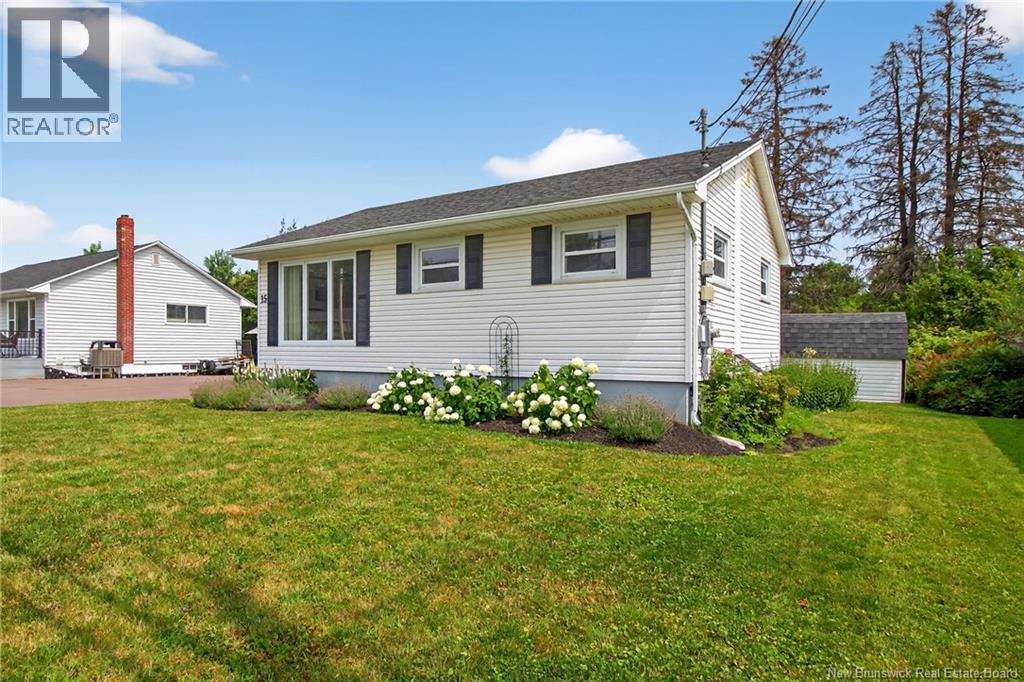 15 Milroth, Moncton, NB E1A 4K9