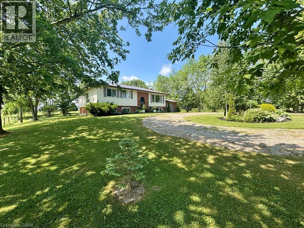 7761 Canborough Rd, Dunnville, ON N1A 2W1