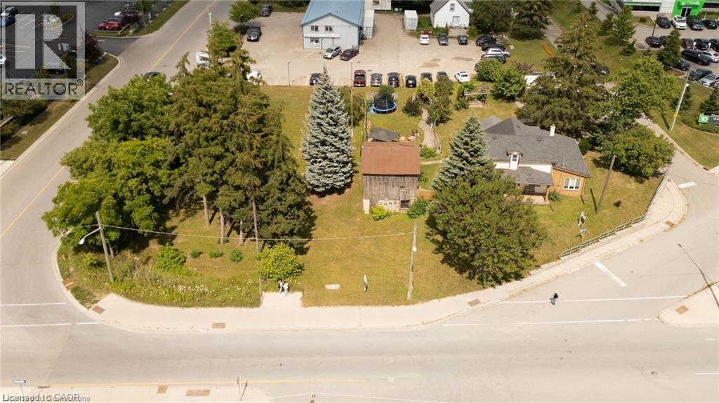 28 Manitou Dr, Kitchener, ON N2C 2K7