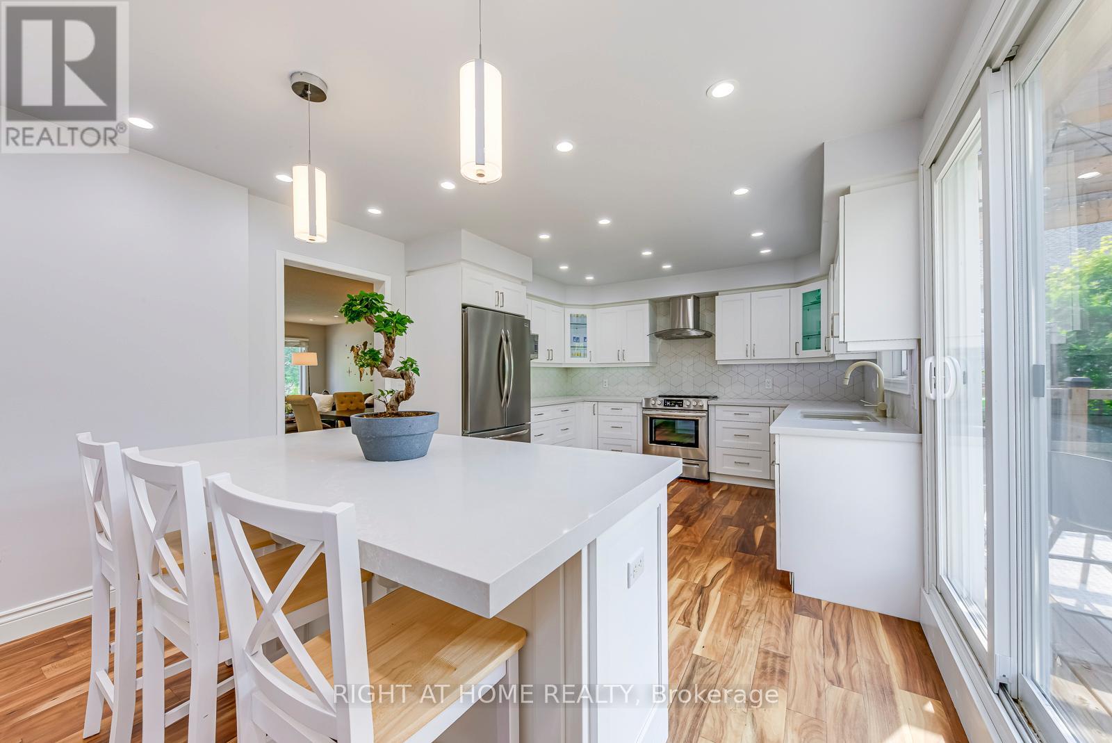 2356 Strawfield Ct, Oakville, ON L6H 6C1