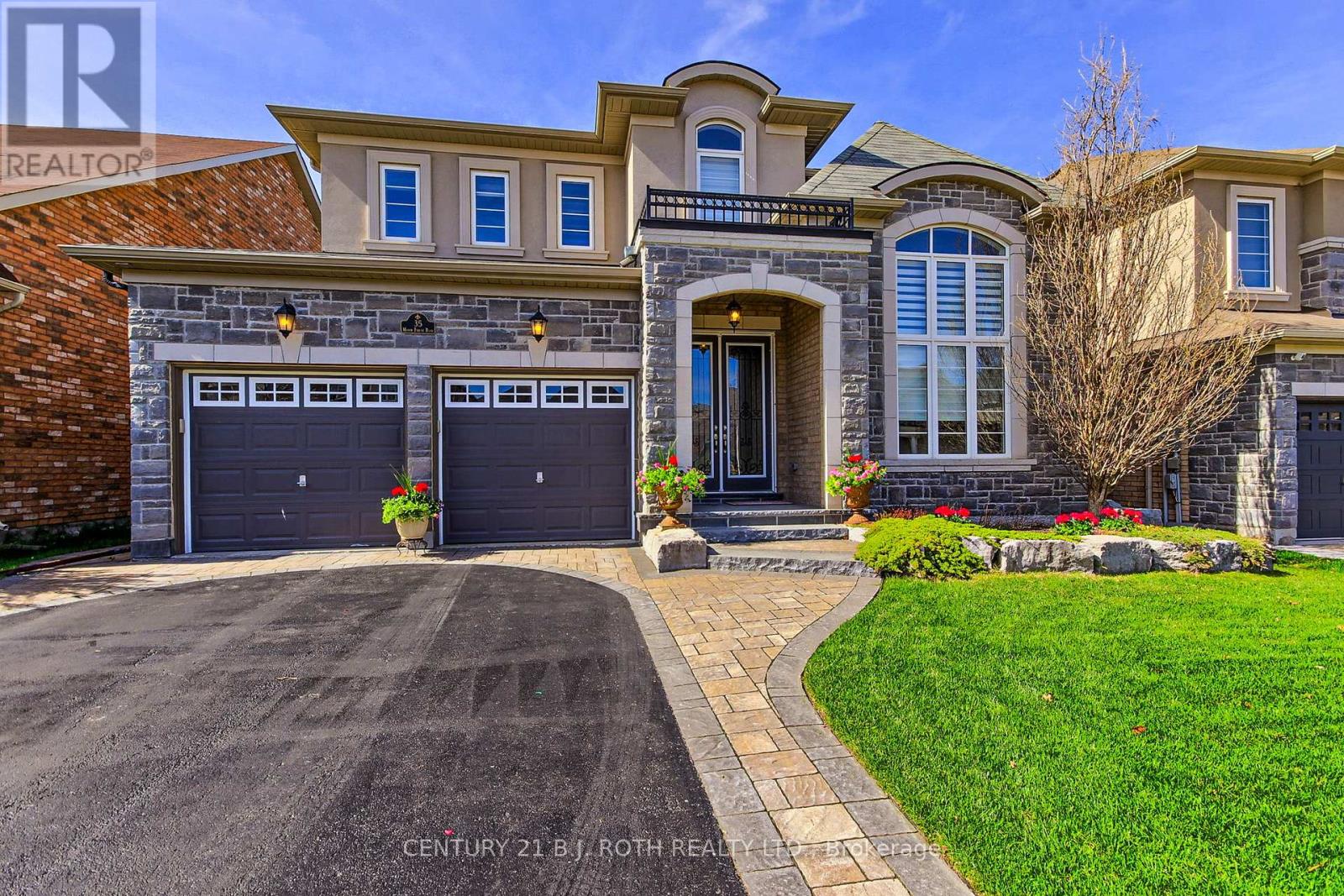35 Manor Forest Rd, East Gwillimbury, ON L0G 1M0