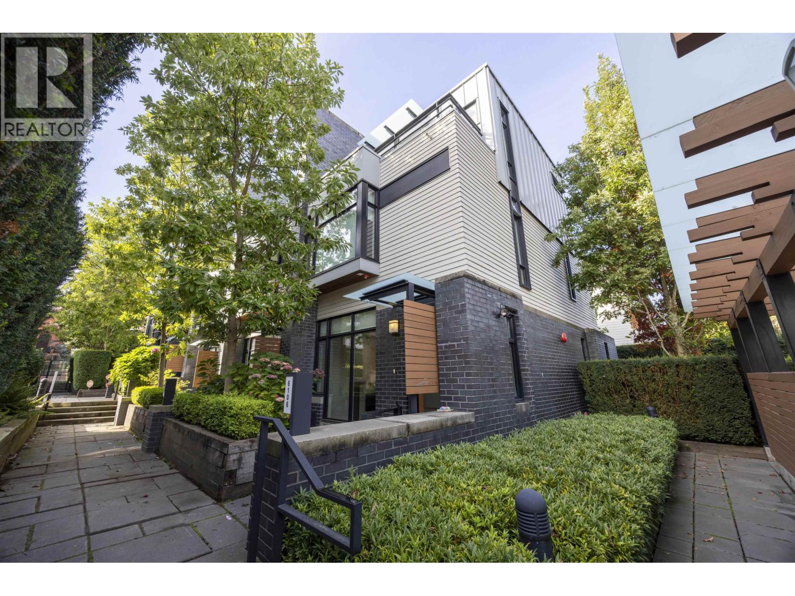 6106 Oak St, Vancouver, BC V6M 2W2