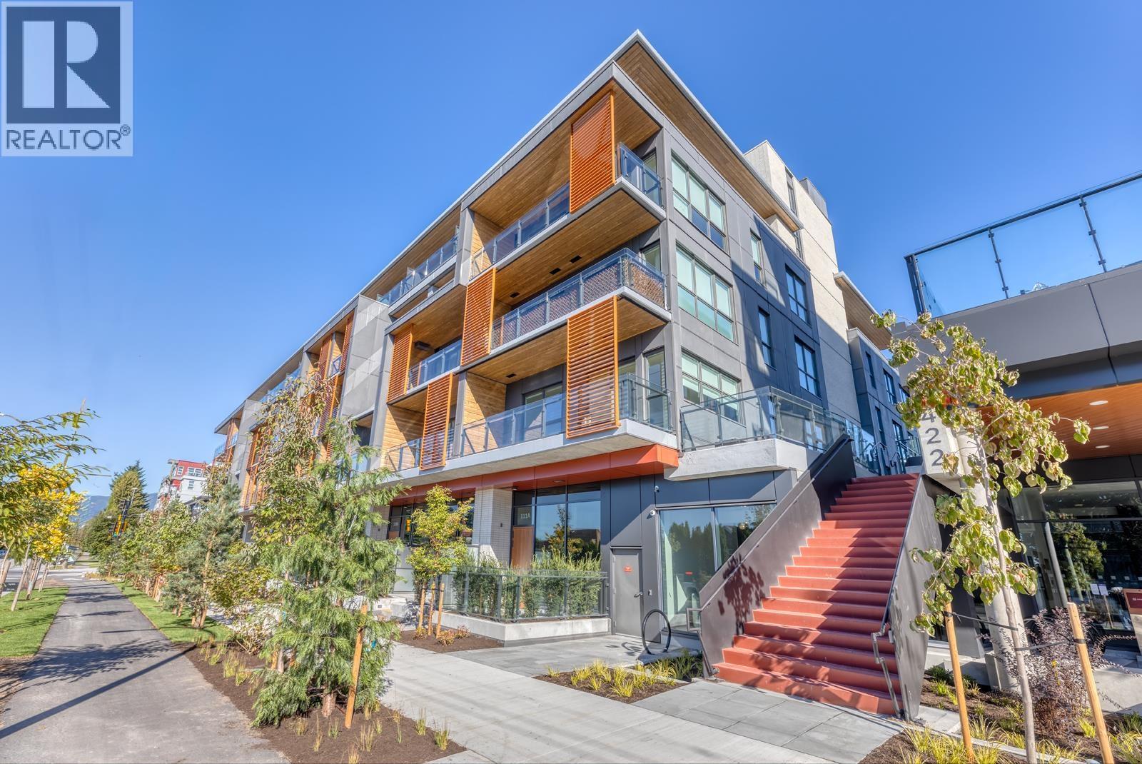 104204 422 E 3rd St, North Vancouver, BC V7L 0K1