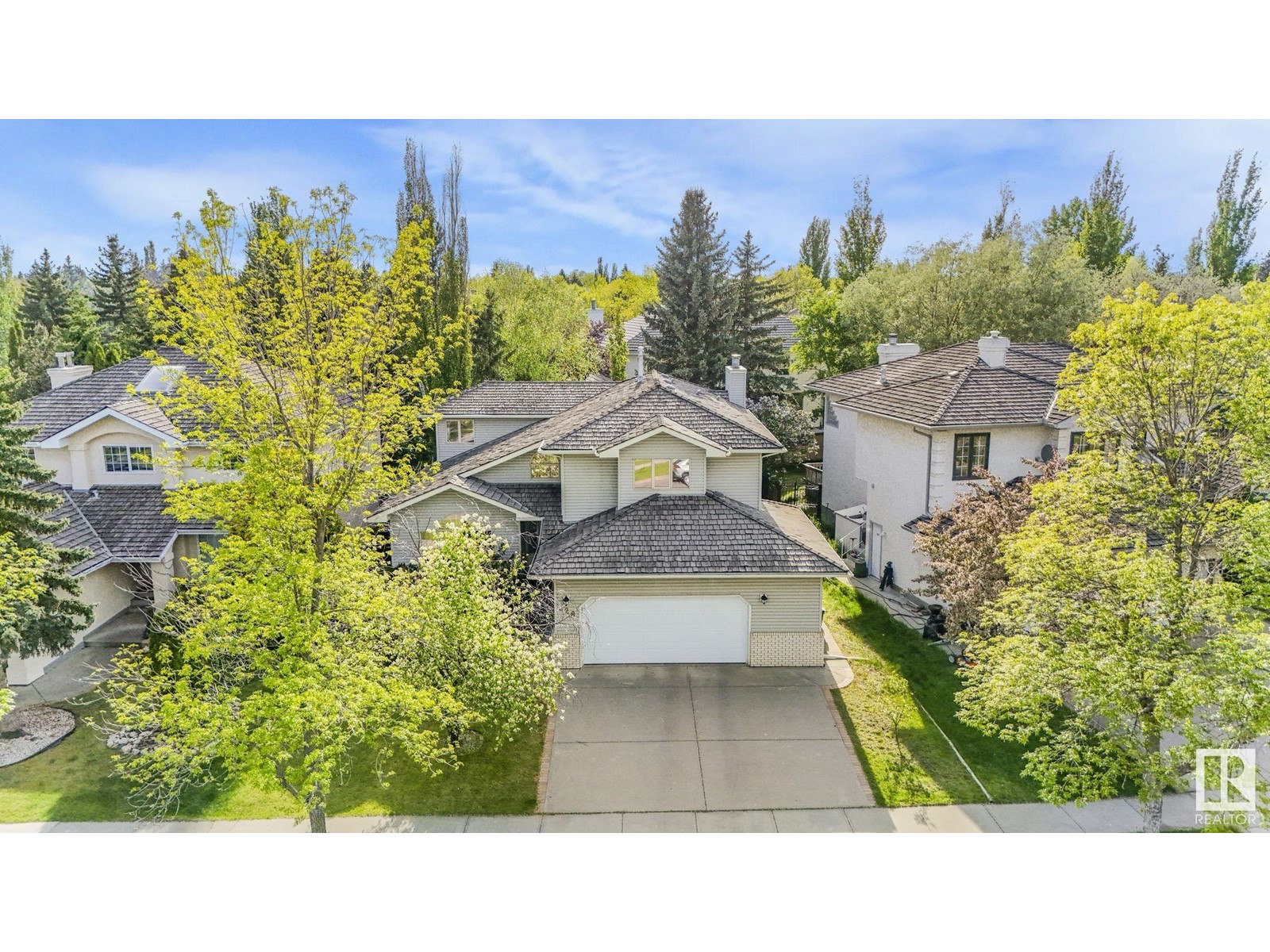328 Burton Rd NW, Edmonton, AB T6R 2G7
