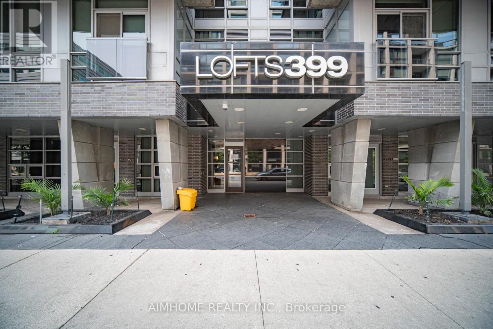 1002 399 Adelaide St, Toronto, ON M5V 1S1