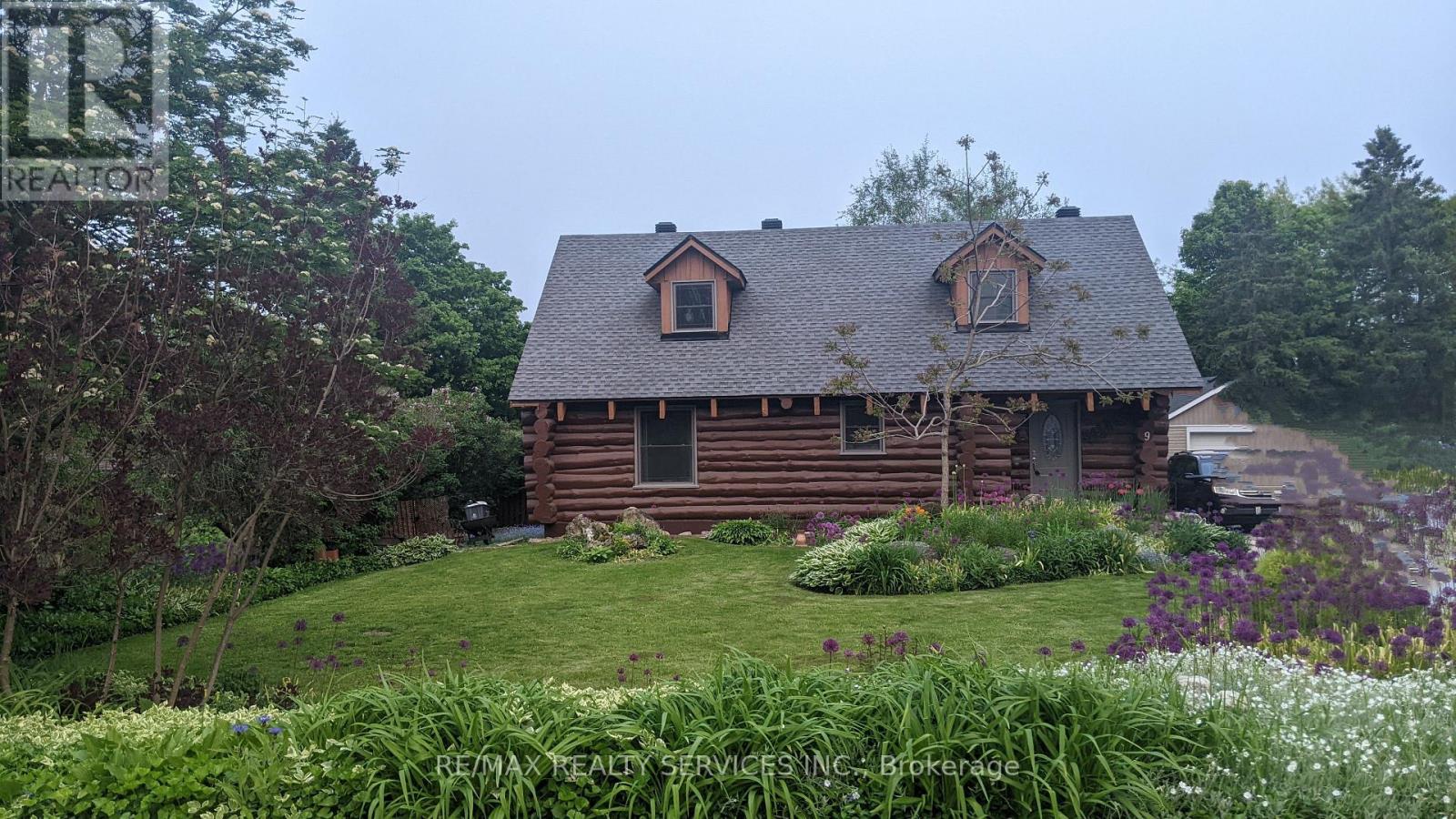9 Orangeville St, Erin, ON N0B 1Z0