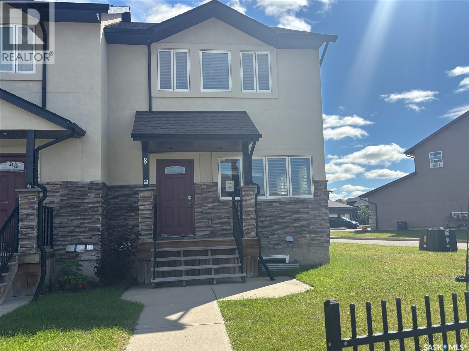 1703 Patrick Crescent Unit 8, Saskatoon, SK S7W 0G1