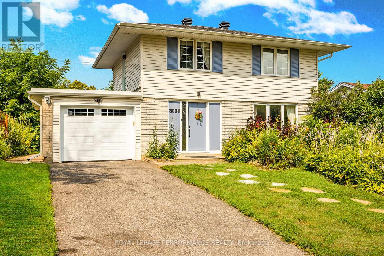 3038 Southmore Dr E, Ottawa, ON K1V 6Z4