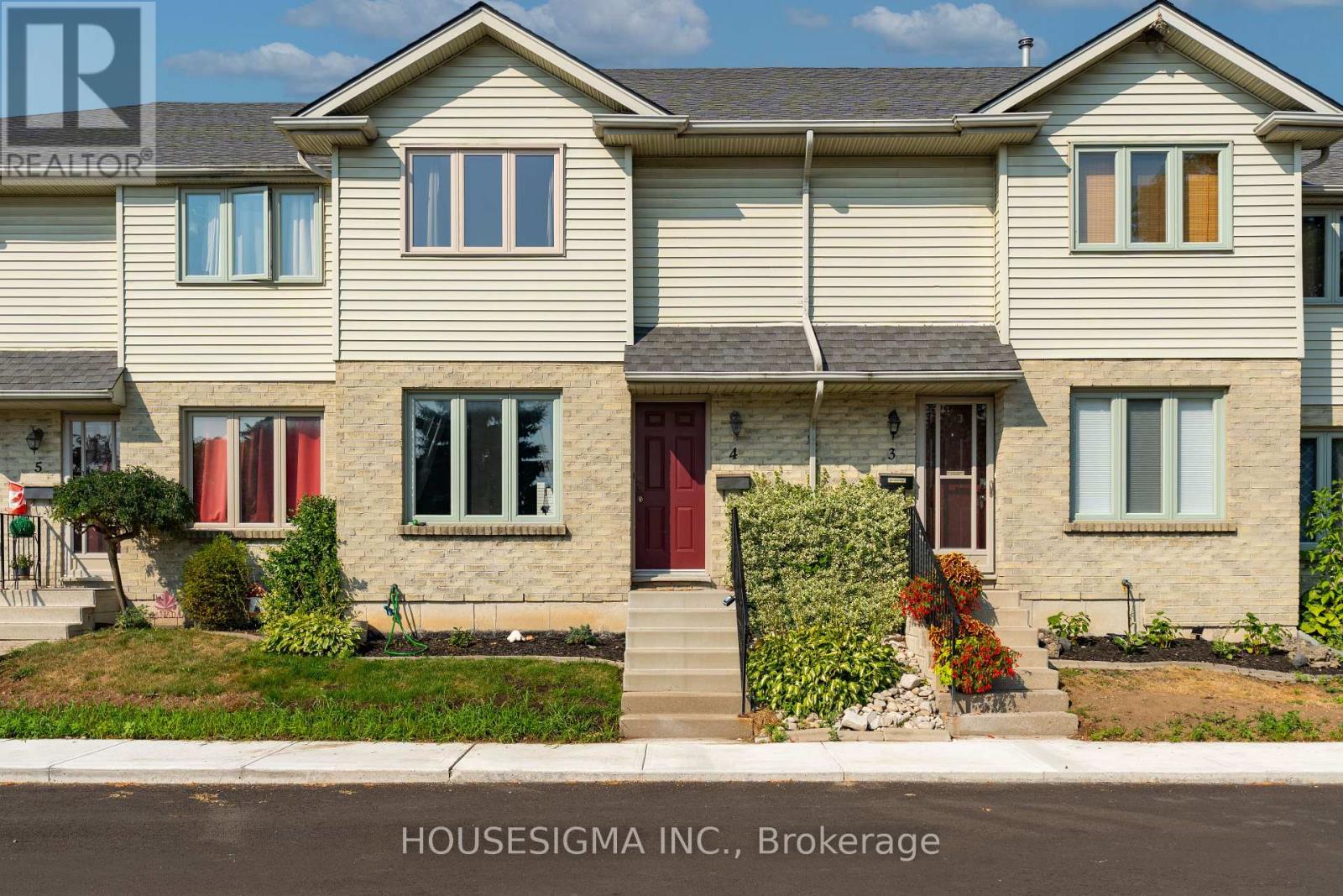 4 1225 Cheapside St, London, ON N5Y 5M8