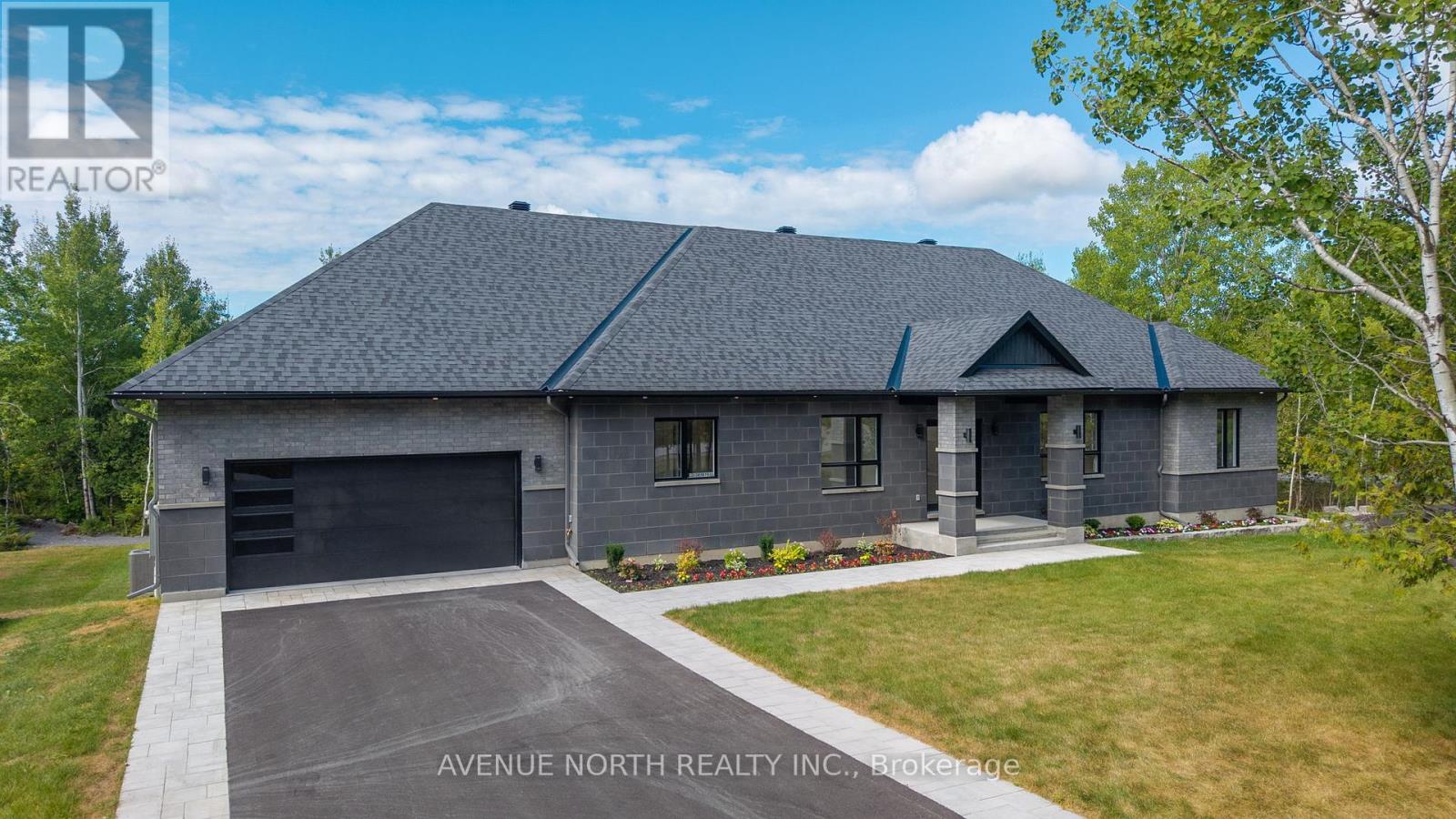 135 Cherry Hill Dr, Ottawa, ON K0A 1L0