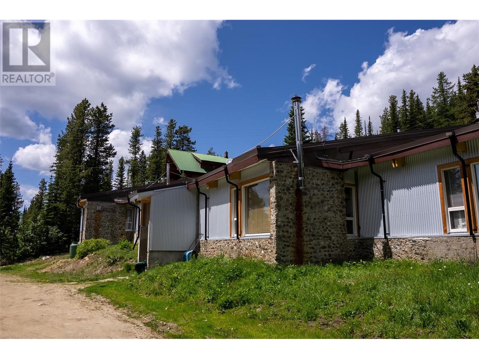 130 Cougar Road Unit 6, Oliver, BC V0H 1T8