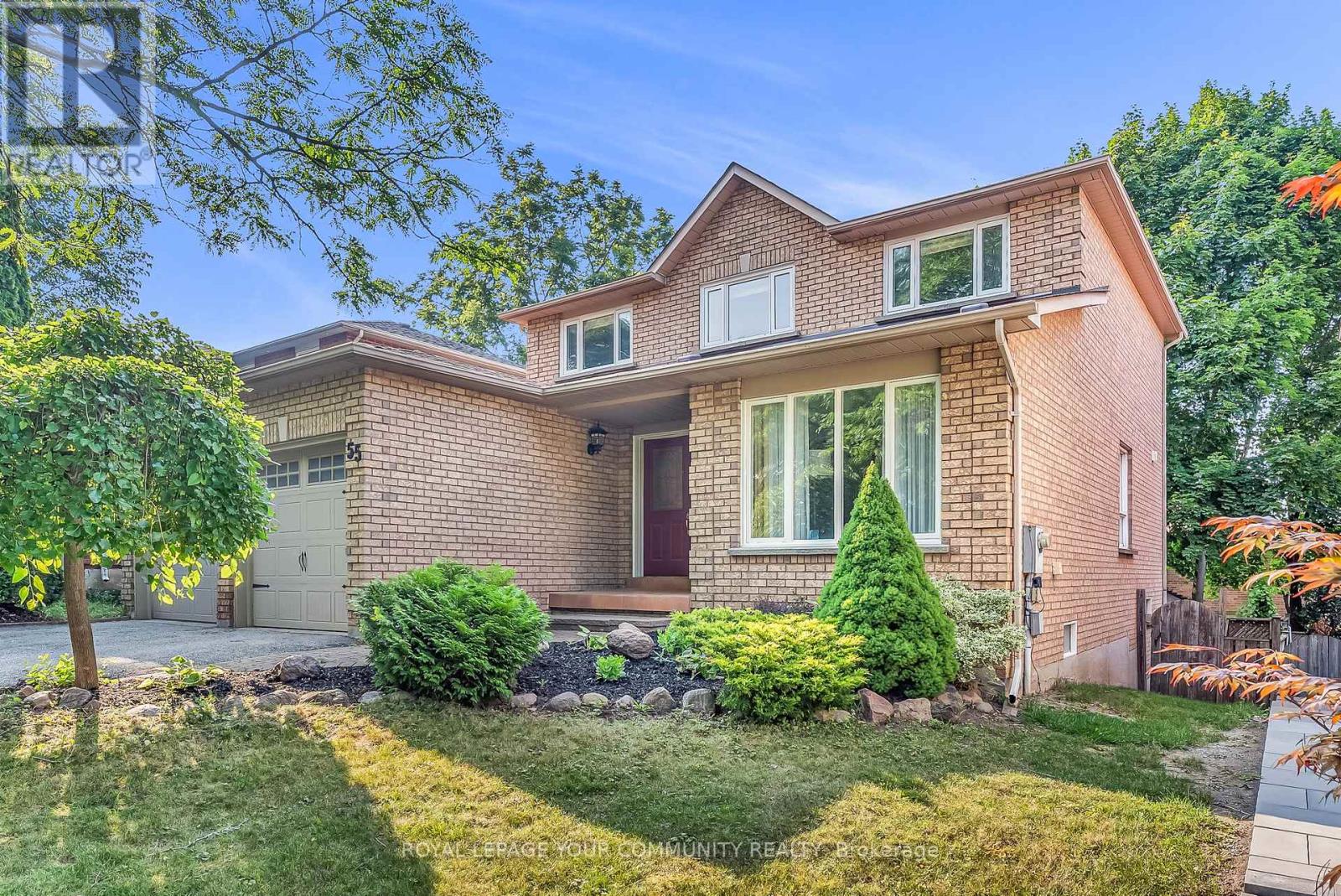 55 Lensmith Dr, Aurora, ON L4G 6S1