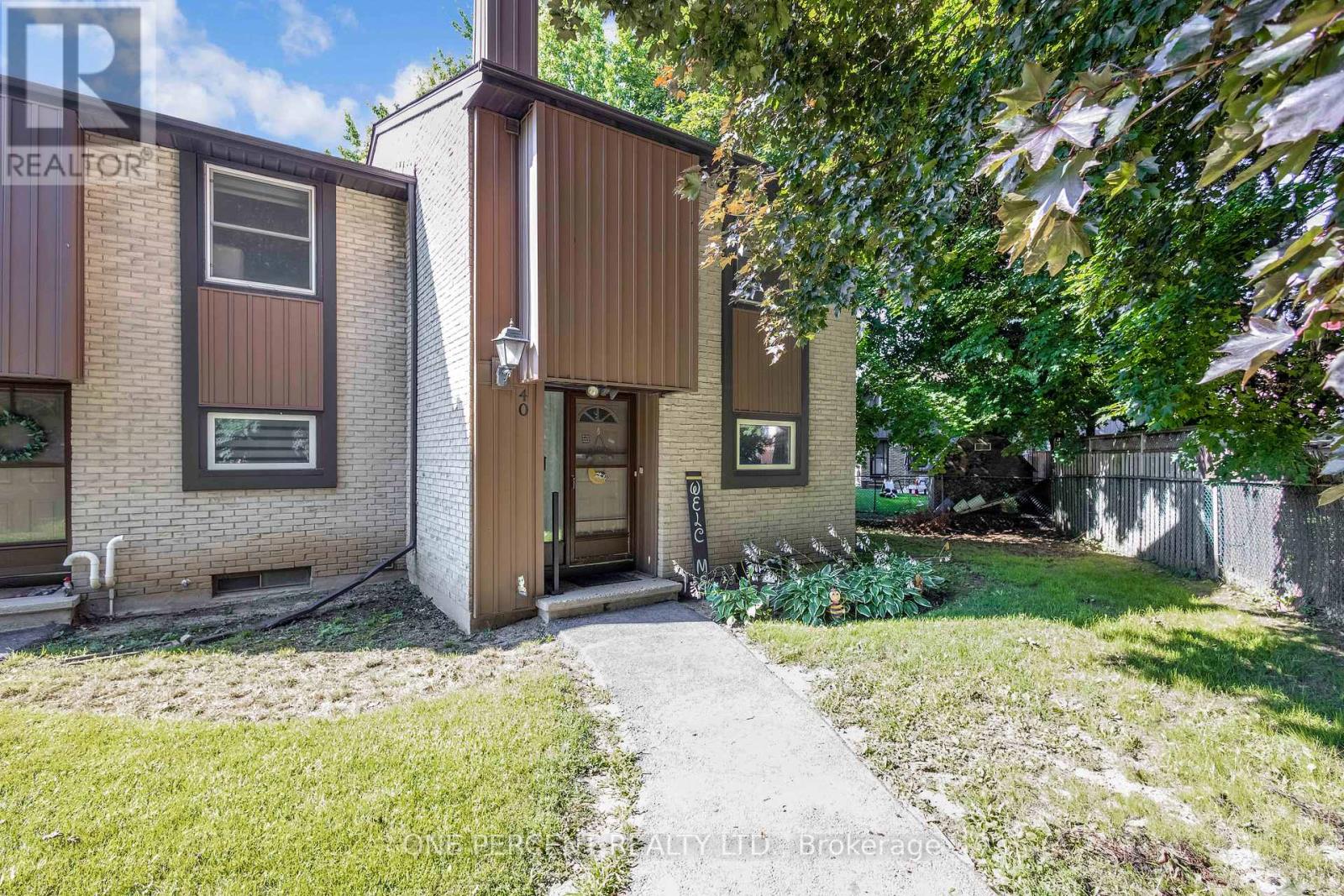 40 215 Glamis Rd, Cambridge, ON N1R 6V8
