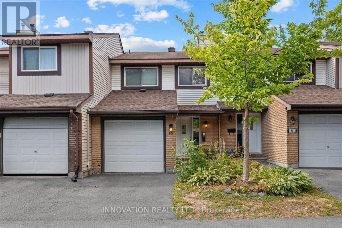 82 Stokes Cres E, Ottawa, ON K2L 2Z4