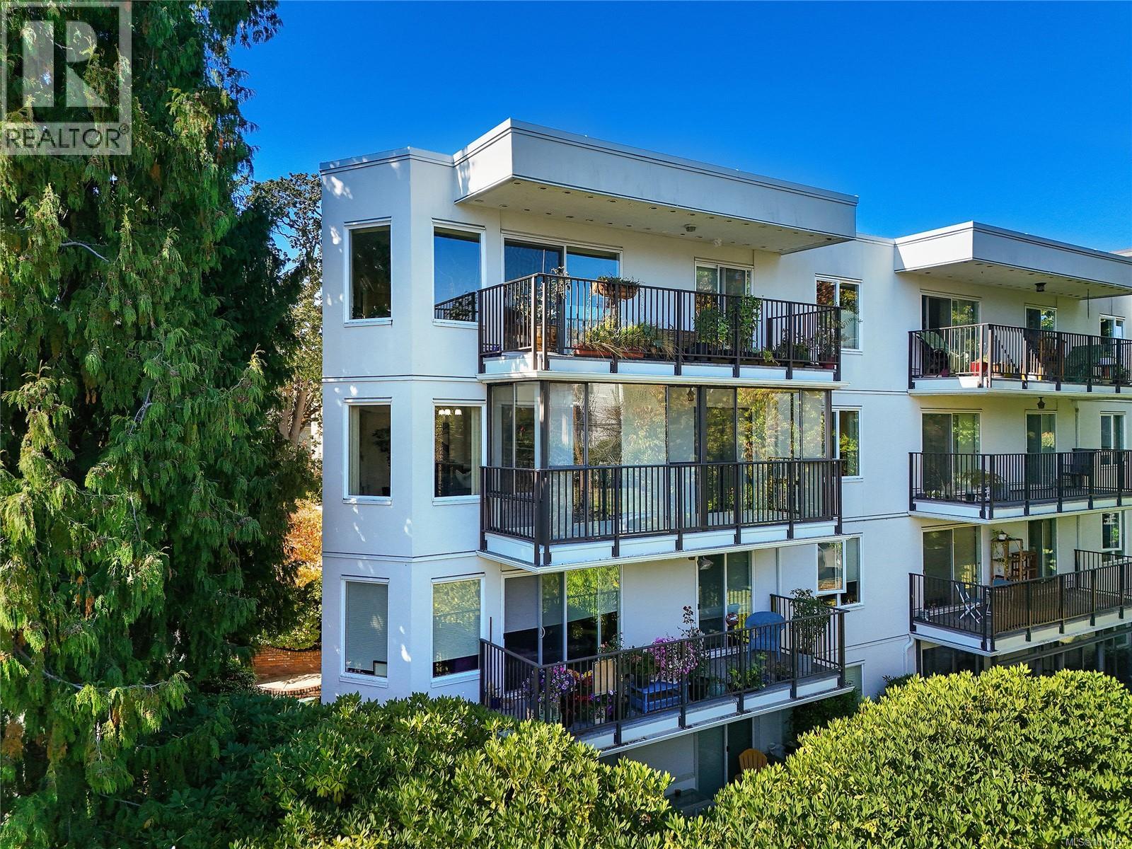 1170 Rockland Ave Unit 301 Ave, Victoria, BC V8V 3H7