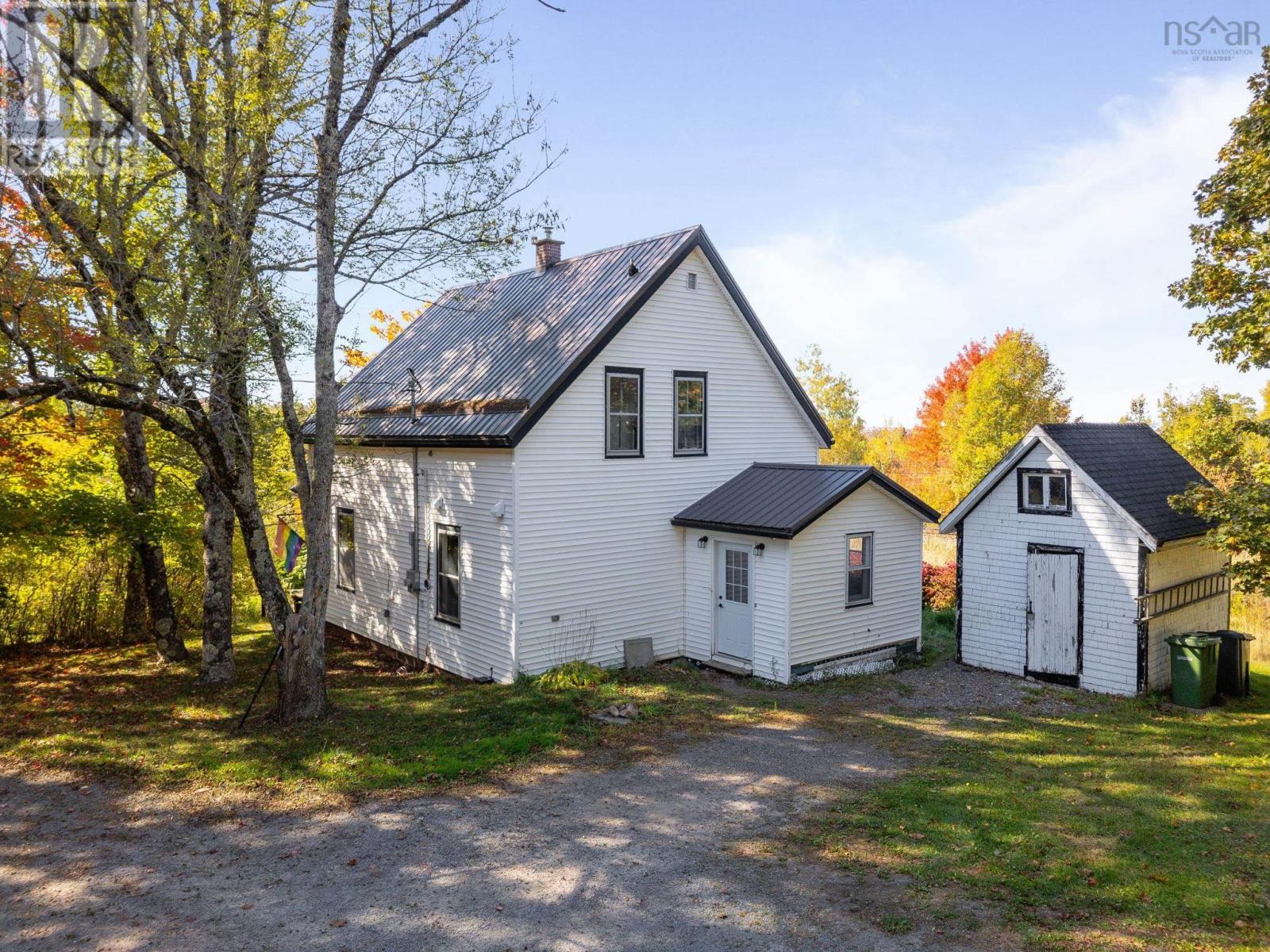 19 Cavel St, Stewiacke, NS B0N 2J0