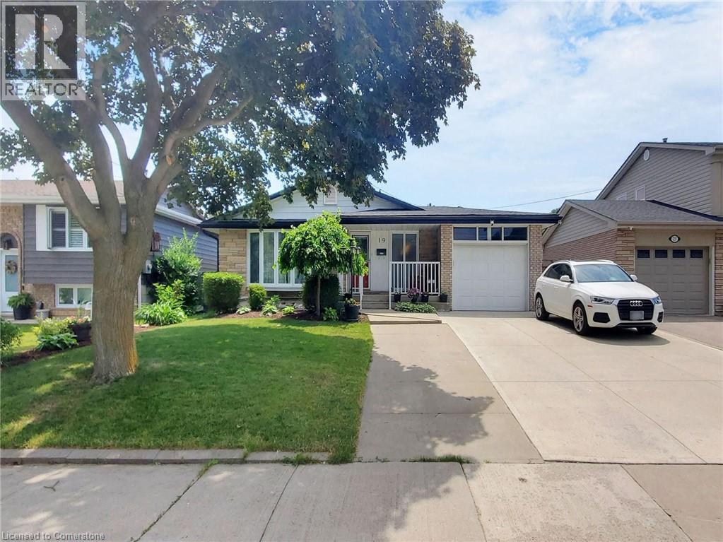 19 Bunker Hill Dr, Hamilton, ON L8K 5X3