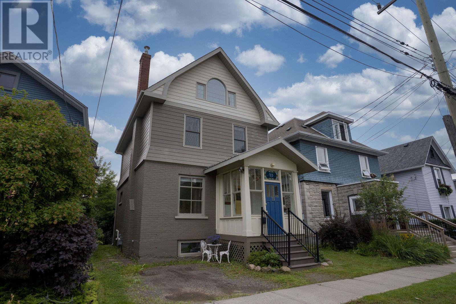 33 Prospect Ave, Thunder Bay, ON P7A 5K9