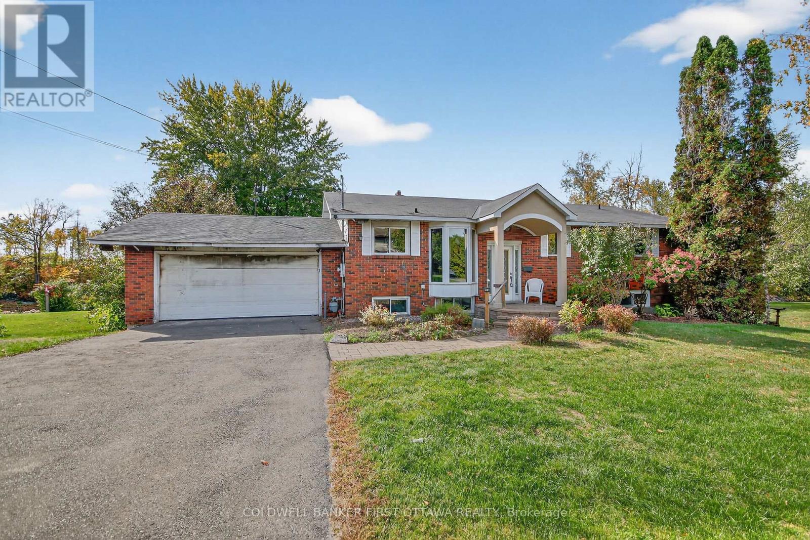 5228 Mclean Cres, Ottawa, ON K4M 1G2
