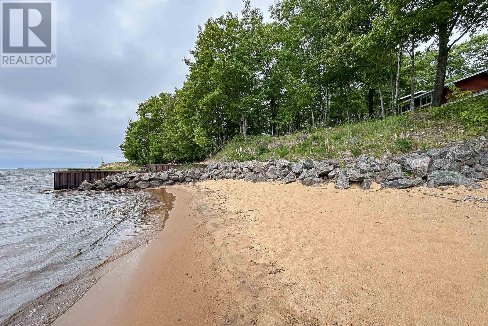 9 Nokomis Beach Rd, Sault Ste. Marie, ON P6A 5K6