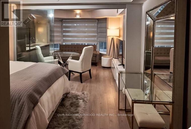 1210 155 Yorkville Ave, Toronto, ON M5R 0B4