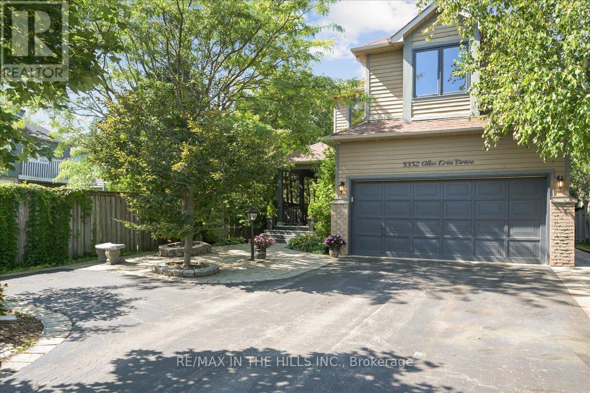 5352 Glen Erin Dr, Mississauga, ON L5M 5C2
