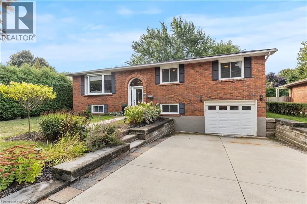 77 Debora Dr, Grimsby, ON L3M 4L3