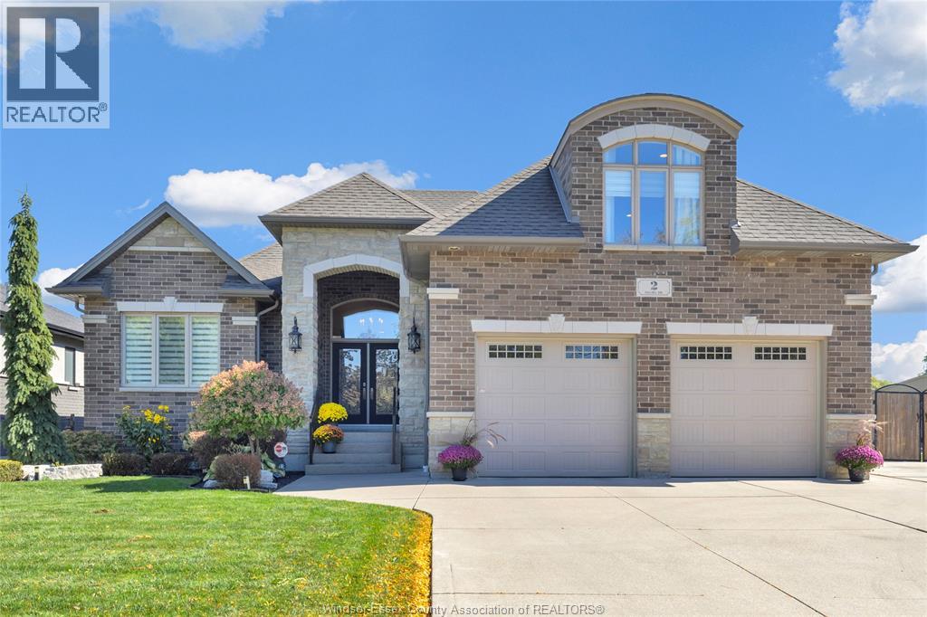 2 Malibu Dr, Leamington, ON N8H 5G4